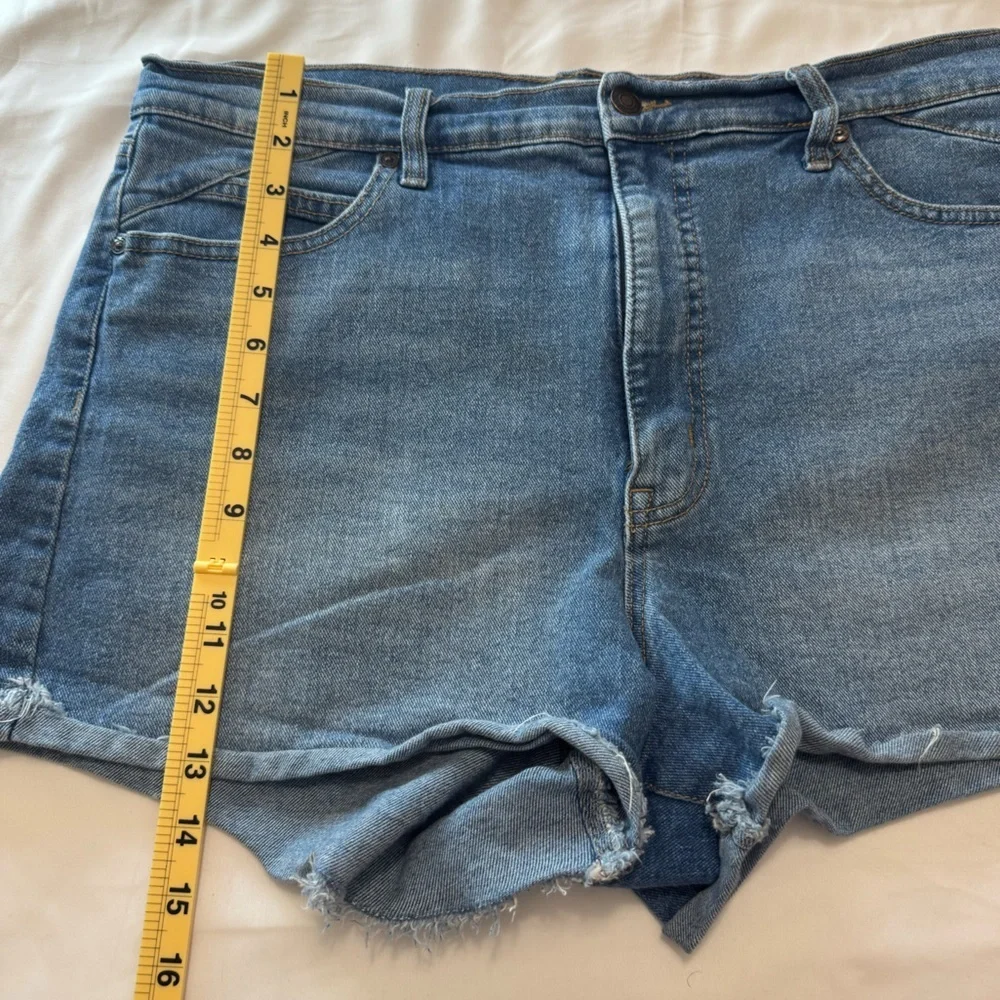 sofia by sofia vergara Light Blue High-Rise Denim Cutoff Shorts
